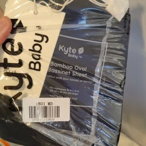 Kyte BABY Bamboo Oval Bassinet Sheet - Midnight (Black)